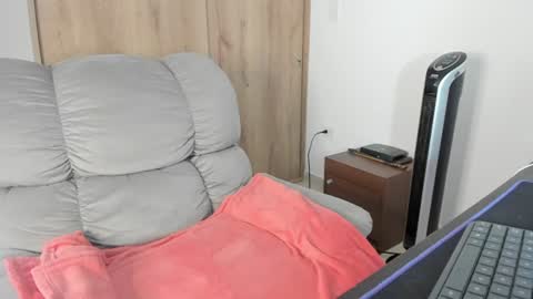 Hellen Sofia instagram hellen5546 online show from 10, 7, 2026