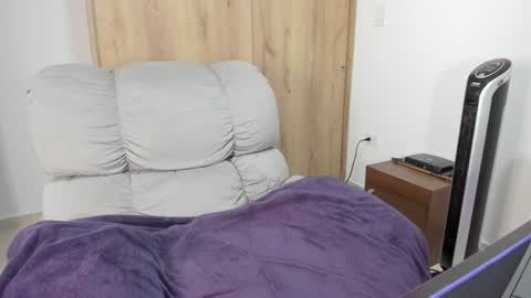 Hellen Sofia instagram hellen5546 online show from 14, 7, 2026
