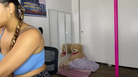 xStarGazingx online show from 14, 10, 2025