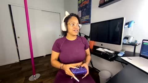 xStarGazingx online show from 3, 11, 2025