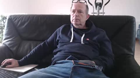 Snapshot of xtommix69 chatting on 14, 12, 2025 xtommix69 online show from 14, 12, 2025