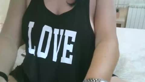 Snapshot of xxalexis chatting on 16, 9, 2025 HotMomAlex online show from 16, 9, 2025