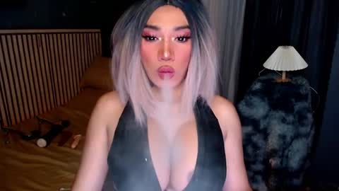 Snapshot of xxcinddyxx chatting on 12, 10, 2025 cinddy online show from 12, 10, 2025