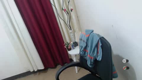 Snapshot of xxhotloyd_cummerx chatting on 8, 8, 2026 Loyd online show from 8, 8, 2026