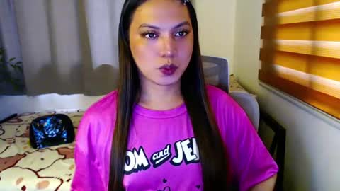 Snapshot of xxjulielovesyouxx chatting on 23, 7, 2026 July online show from 23, 7, 2026