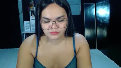 Kylie Smith online show from 27, 10, 2025