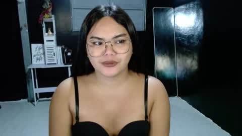 Kylie Smith online show from 3, 11, 2025