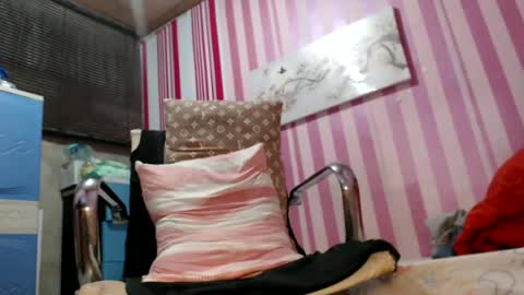 Snapshot of xxrowenatastycockforyouxx chatting on 2, 7, 2026 xxrowenatastycockforyouxx online show from 2, 7, 2026