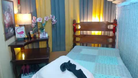 Snapshot of xxxmiss_cathyxxx chatting on 2, 8, 2026 QUEENCY online show from 2, 8, 2026