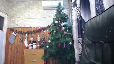 Snapshot of xxxnewlywedsxxx chatting on 17, 12, 2025 Lana online show from 17, 12, 2025