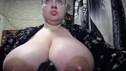 Snapshot of xxxnewlywedsxxx chatting on 8, 1, 2026 Lana online show from 8, 1, 2026