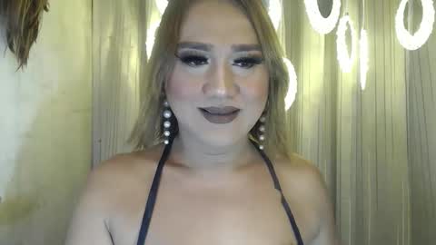 xxxsucksassygirl4u online show from 24, 4, 2026