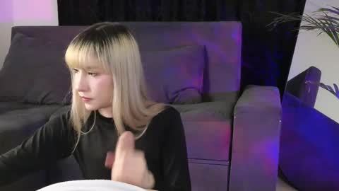 July and Fer online show from 4, 10, 2025