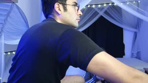 Snapshot of xxxvandersexxx chatting on 21, 4, 2026 July and Fer online show from 21, 4, 2026