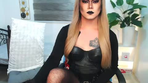Snapshot of xyournightmarequeenx chatting on 9, 7, 2026 QueenMarina online show from 9, 7, 2026