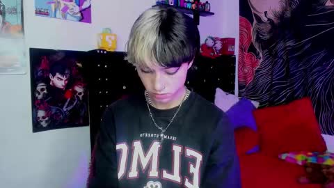 Snapshot of xzerox_ chatting on 15, 12, 2025 xzerox_ online show from 15, 12, 2025