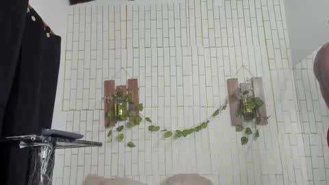 yacksson_lawrence online show from 4, 11, 2025