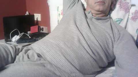 Snapshot of yahe2010 chatting on 28, 1, 2025 grillino online show from 28, 1, 2025