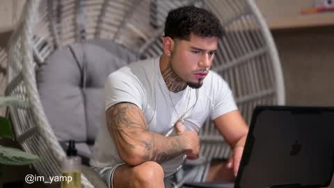 yamp sambrano online show from 22, 4, 2026