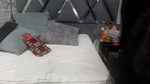 Snapshot of yanetrose chatting on 15, 12, 2025 yanetrose online show from 15, 12, 2025