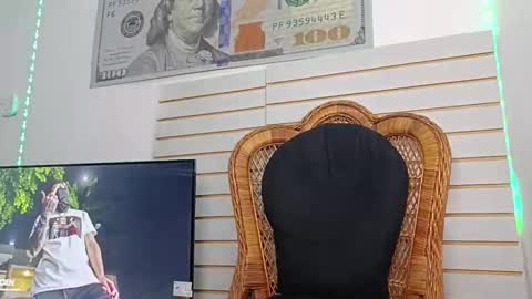Snapshot of yanfranko420 chatting on 8, 6, 2026 Yan online show from 8, 6, 2026