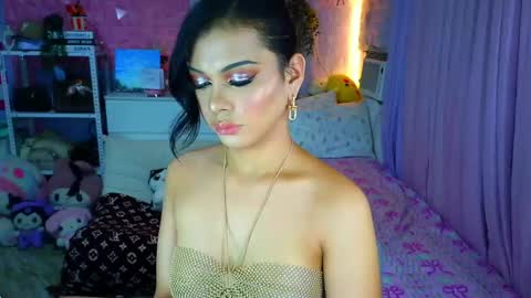 YANG AUDREY LONE online show from 5, 5, 2026