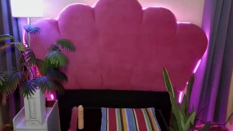 Snapshot of yanna_cassanova chatting on 2, 3, 2026 yanna_cassanova online show from 2, 3, 2026