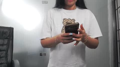 Snapshot of yaraxcox chatting on 6, 6, 2026 Yara online show from 6, 6, 2026