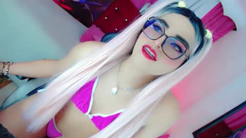 yarethrousss online show from 9, 10, 2025