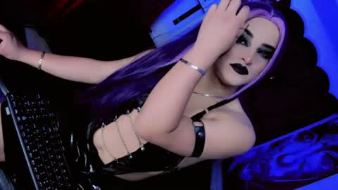 yarethrousss online show from 8, 8, 2026