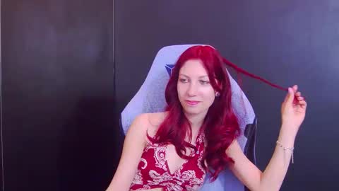 Snapshot of yasemina_ chatting on 7, 5, 2026 Yase online show from 7, 5, 2026