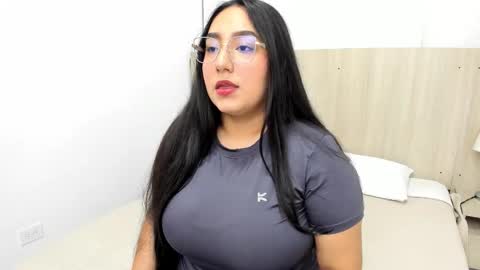 Snapshot of yasmin_ortiz chatting on 13, 3, 2026 Yasmin Ortiz online show from 13, 3, 2026