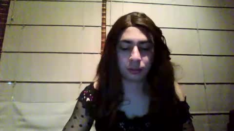 Yasmin Paez online show from 5, 1, 2025