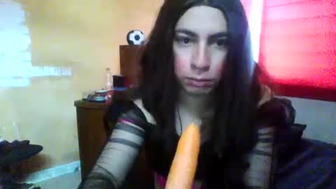 Yasmin Paez online show from 12, 1, 2025