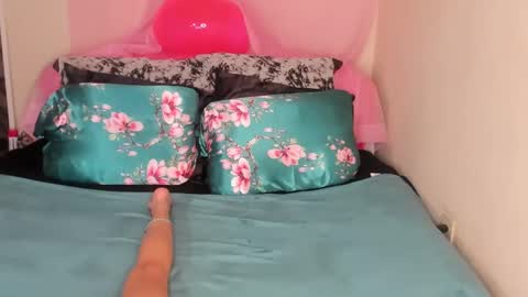 Yasmina online show from 30, 1, 2025