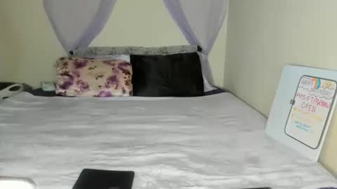 Yasmina online show from 13, 9, 2025