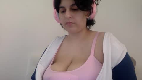 Snapshot of yasminebbyxx chatting on 16, 3, 2026 yasminebbyxx online show from 16, 3, 2026