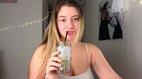 Yasyaa  online show from 9, 1, 2025