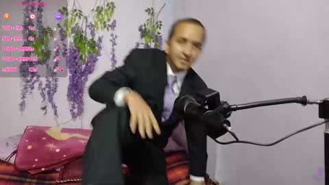 Snapshot of yazfore chatting on 25, 9, 2025 Hazzan online show from 25, 9, 2025