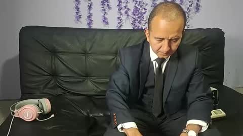 Snapshot of yazfore chatting on 11, 11, 2025 Hazzan online show from 11, 11, 2025