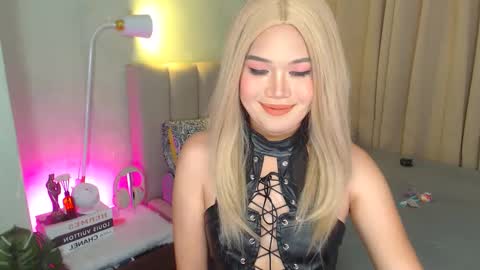 Snapshot of yazmin_shines chatting on 11, 3, 2025 Yazzi online show from 11, 3, 2025