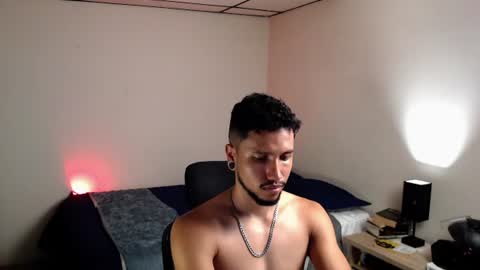 Snapshot of yeff_stone chatting on 24, 7, 2026 yeff online show from 24, 7, 2026