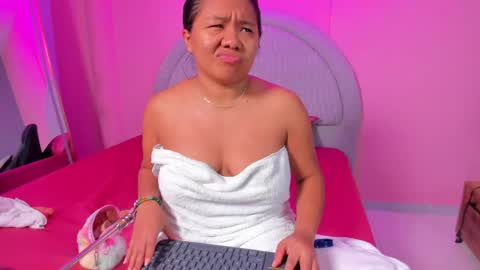 yeika_foxy online show from 6, 6, 2026