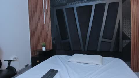 YEIKO ROMERO online show from 3, 3, 2025