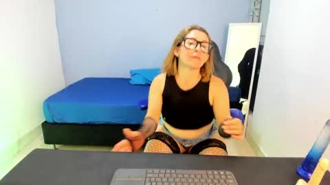 yelena03 online show from 11, 1, 2025