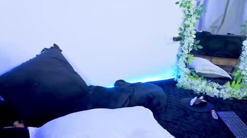 Yeli Amber online show from 3, 2, 2026