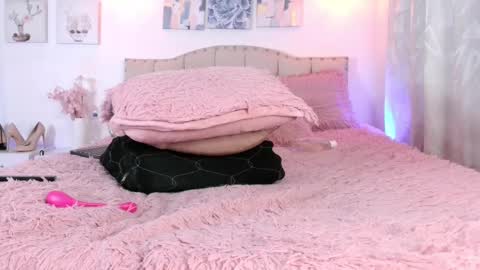 Snapshot of yellow_lily chatting on 1, 3, 2025 yellow_lily online show from 1, 3, 2025