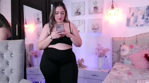 Snapshot of yellow_lily chatting on 12, 3, 2025 yellow_lily online show from 12, 3, 2025