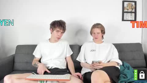 Snapshot of yen2025 chatting on 15, 11, 2025 Yen online show from 15, 11, 2025