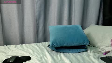 Snapshot of yenn_claros chatting on 25, 10, 2025 Yenni online show from 25, 10, 2025